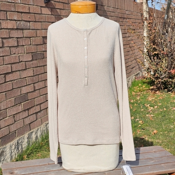 NWT Tommy Bahama island soft beige top - Picture 3 of 8